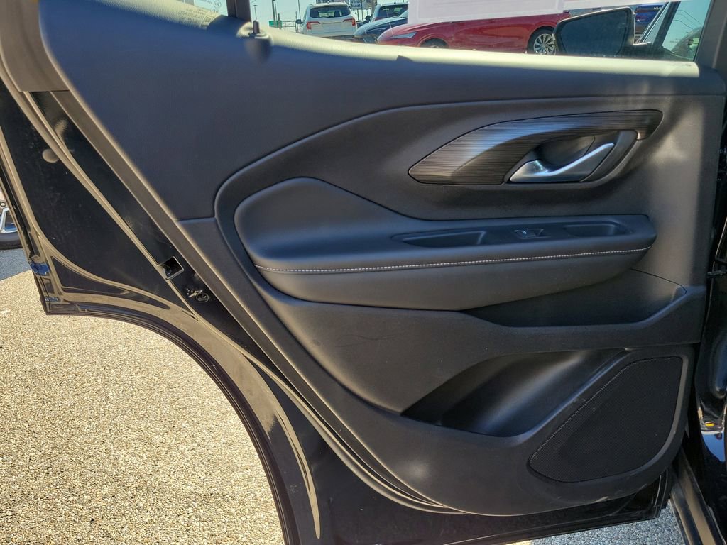 Used 2024 GMC Terrain SLT image 15