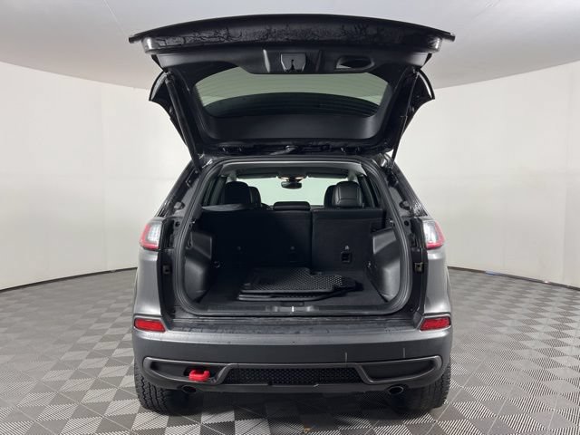 Used 2022 Jeep Cherokee Trailhawk w/ Comfort/Convenience Group AWD/4WD image 48