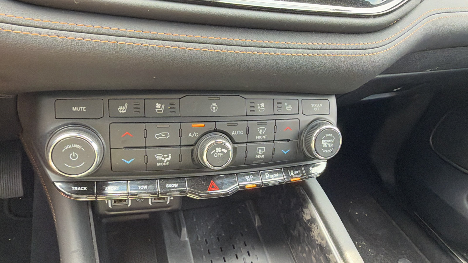 Used 2025 Dodge Durango R/T AWD/4WD image 36