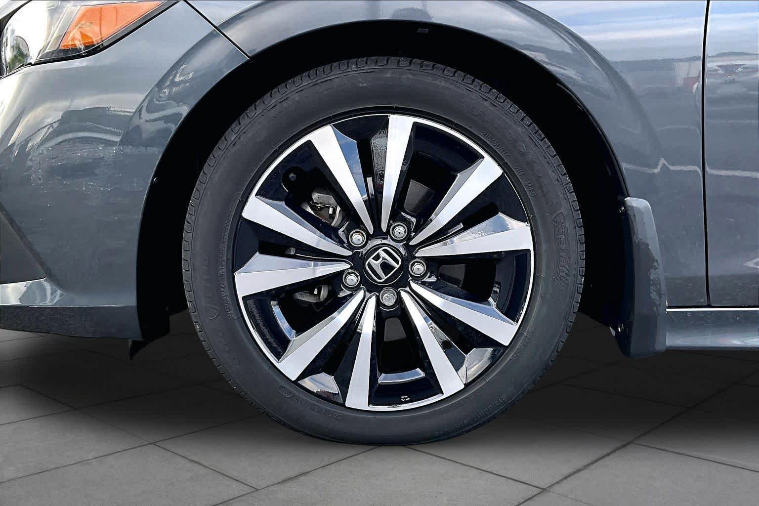 Used 2024 Honda Civic EX image 10