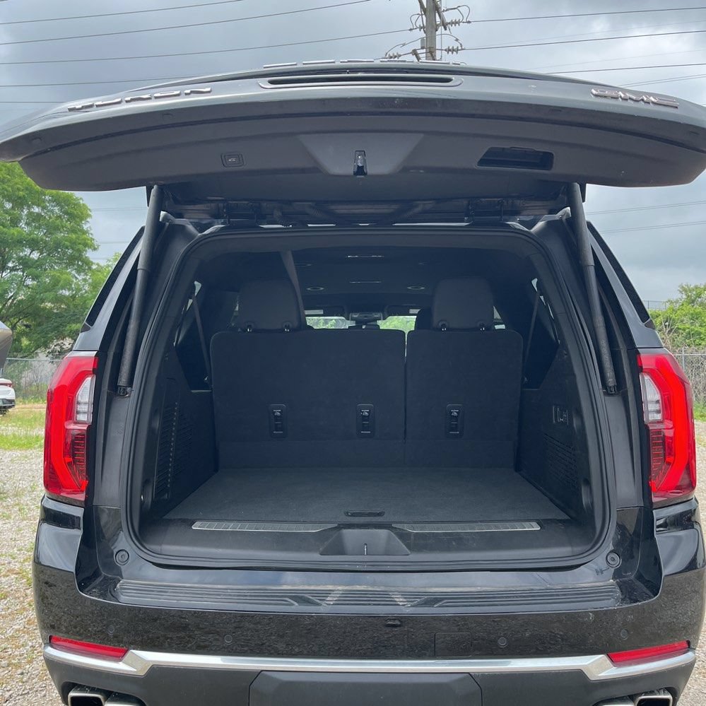 Used 2025 GMC Yukon XL Denali AWD/4WD image 2