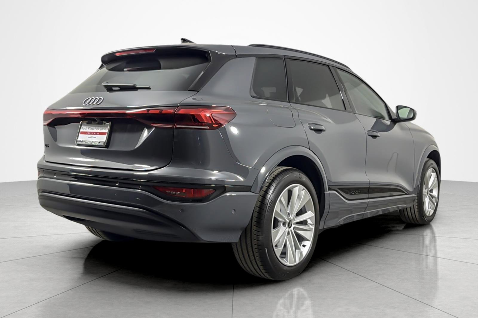 Used 2025 Audi Q6 e-tron Premium w/ Convenience Package image 5