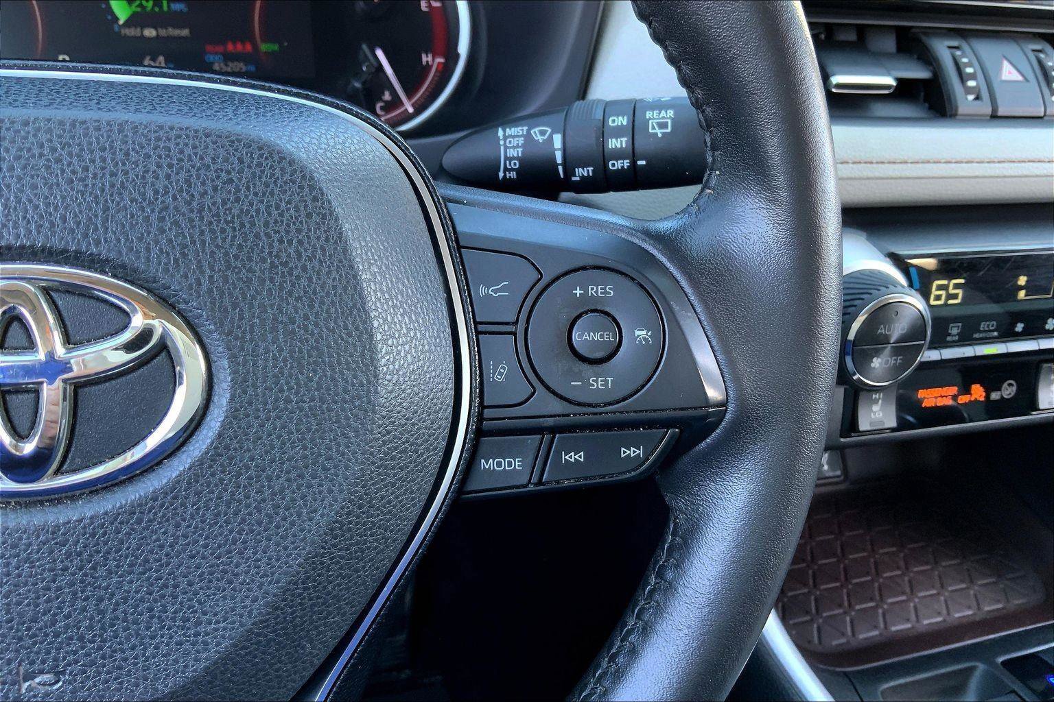 Used 2020 Toyota RAV4 Limited w/ All Weather Liner Package AWD/4WD image 18