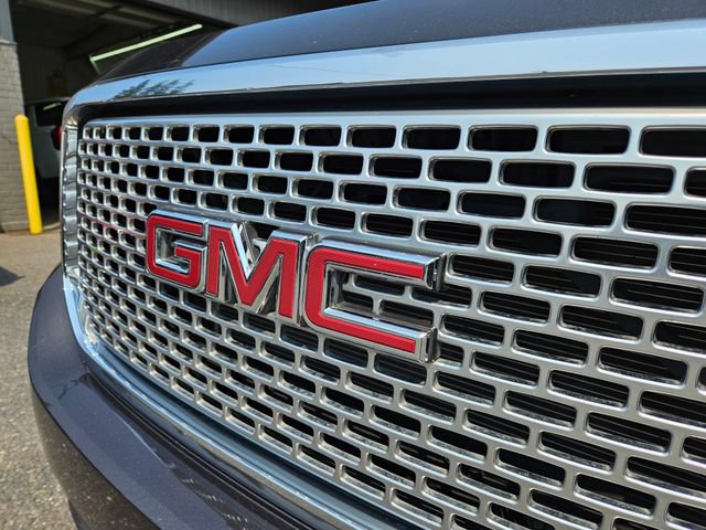 Used 2016 GMC Yukon Denali w/ Open Road Package AWD/4WD image 10