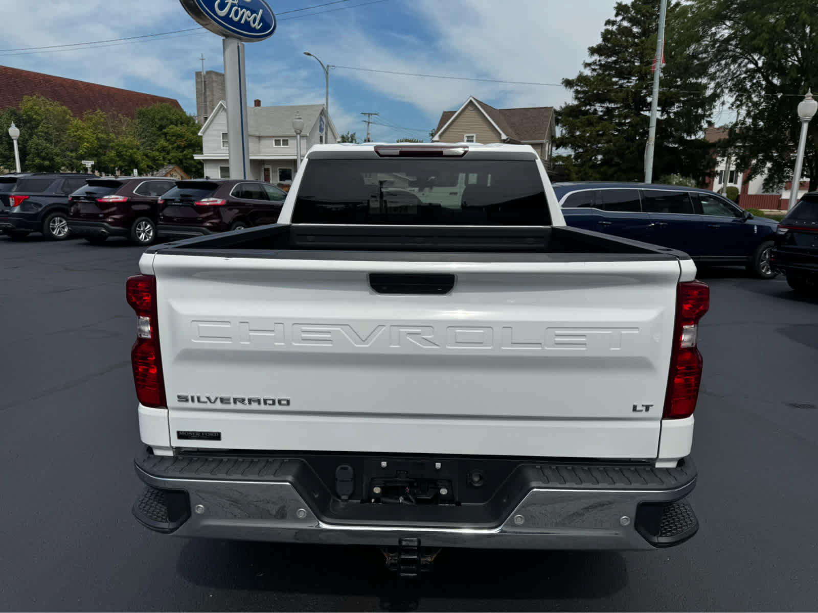 Used 2021 Chevrolet Silverado 1500 LT w/ Safety Package II AWD/4WD image 2