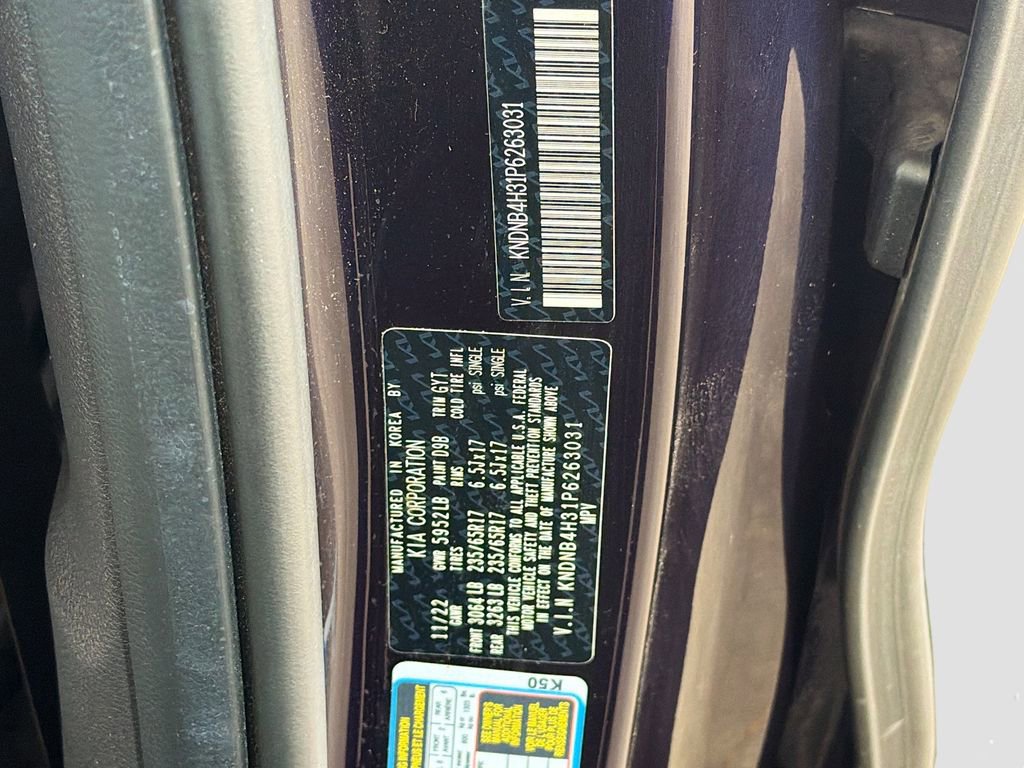 Used 2023 Kia Carnival LX FWD image 33