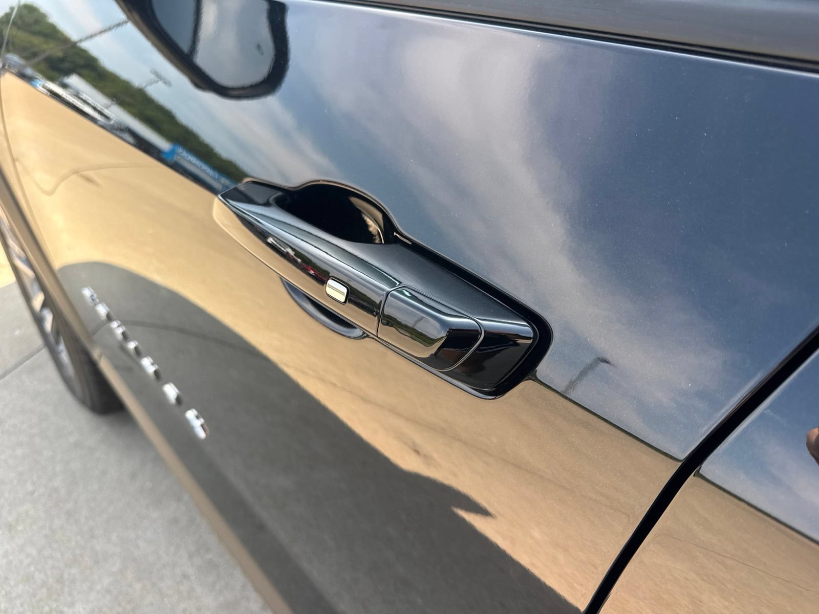New 2027 Chevrolet Equinox LT w/ Convenience Package II FWD image 9