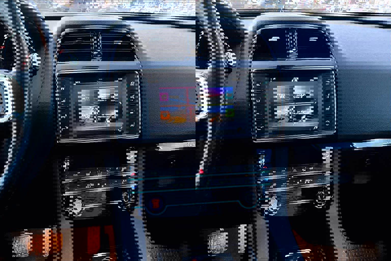 Used 2018 Jaguar F-PACE Prestige image 6