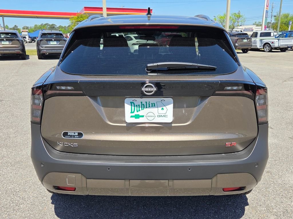 New 2026 Nissan Kicks SR image 9