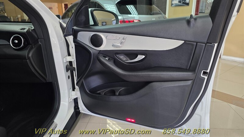 Used 2019 Mercedes-Benz GLC 300 4MATIC image 13