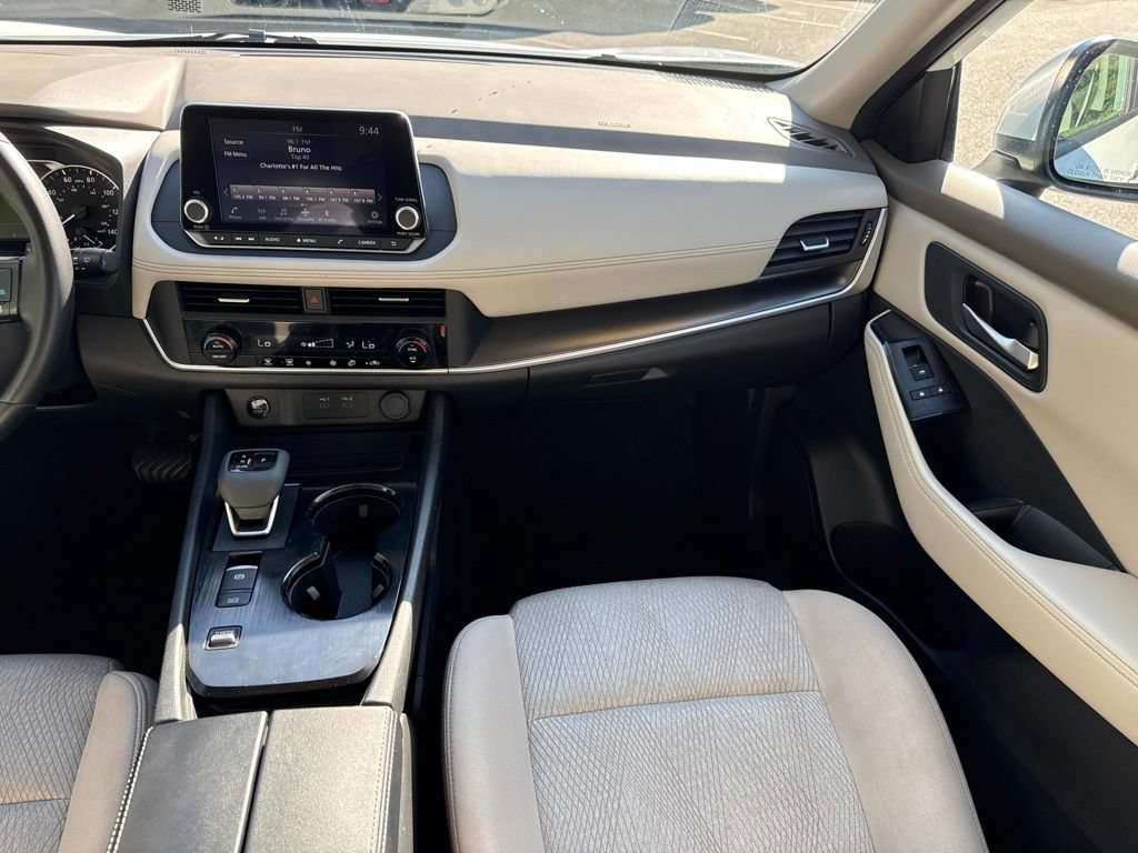 Certified 2025 Nissan Rogue SV FWD image 34