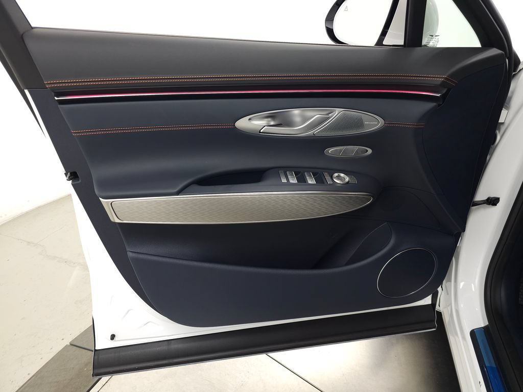 New 2026 Genesis GV70 2.5T Sport Prestige AWD/4WD image 9