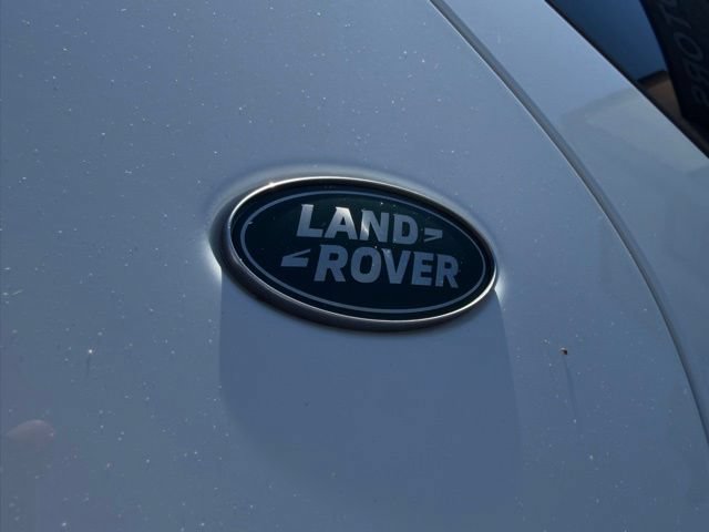 Used 2025 Land Rover Discovery Dynamic SE AWD/4WD image 8