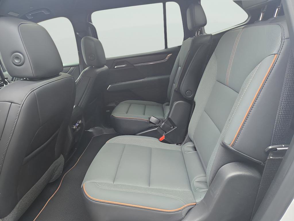 Used 2025 GMC Acadia AT4 image 14