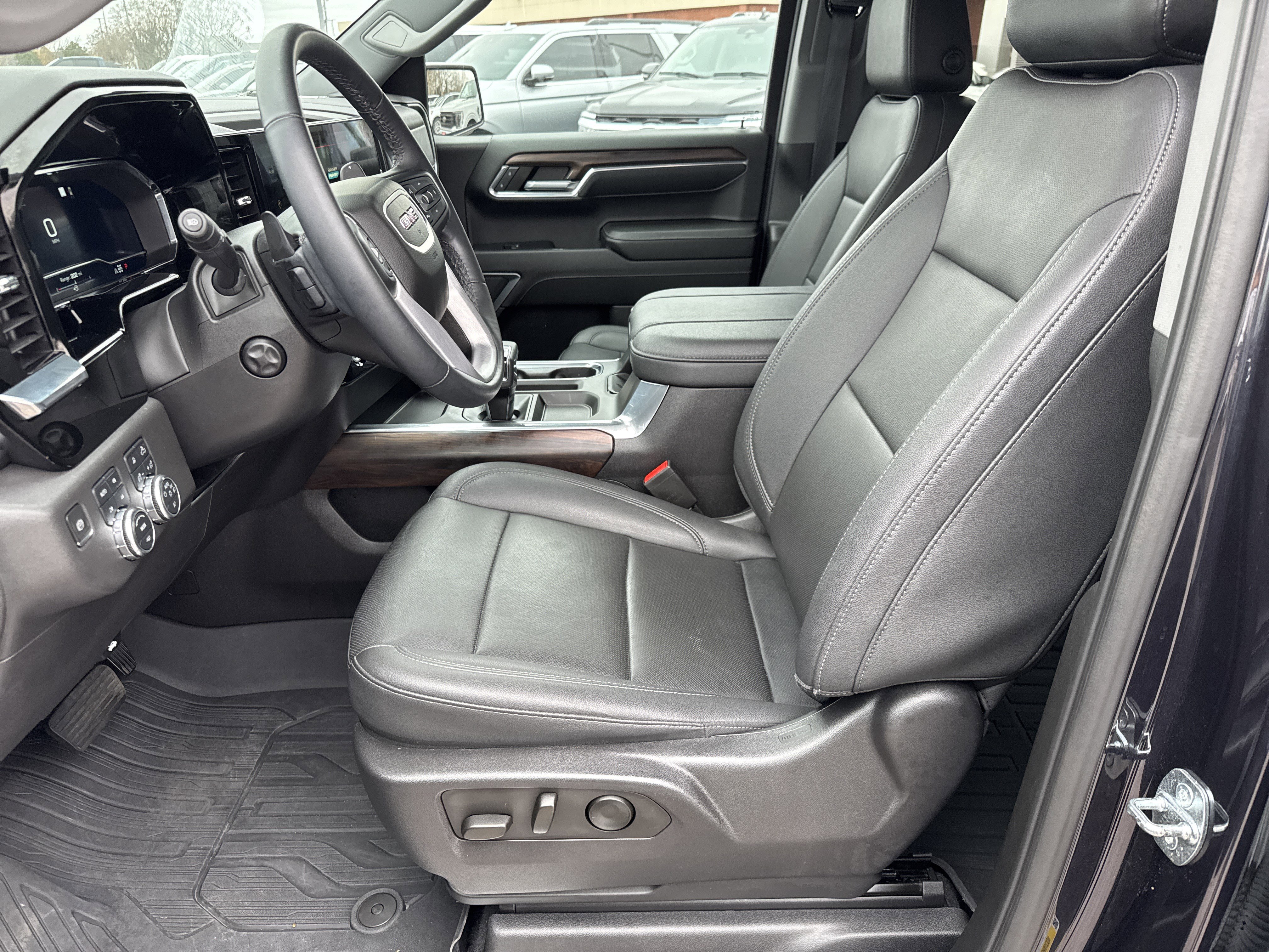 Used 2023 GMC Sierra 1500 SLT w/ SLT Premium Package image 10