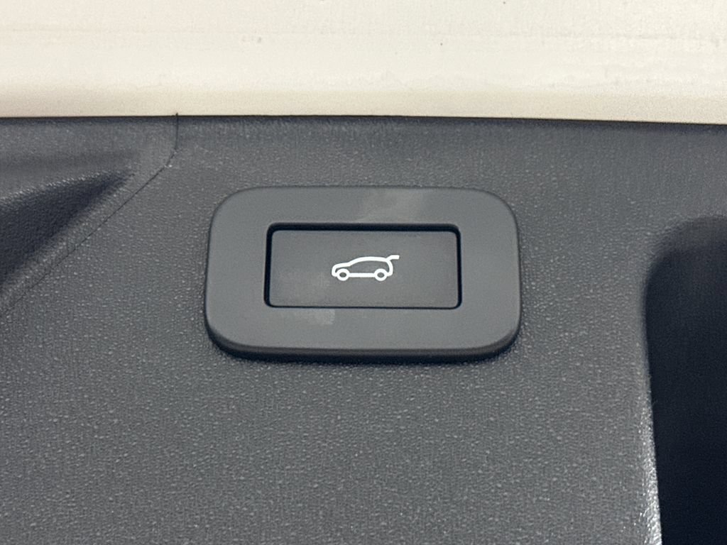 Used 2025 Land Rover Discovery Sport S AWD/4WD image 19