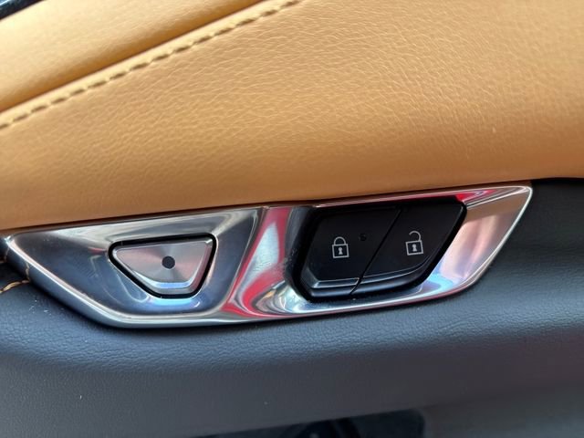 Used 2022 Chevrolet Corvette Stingray w/ Engine Appearance Package image 13