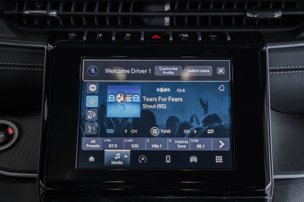 New 2025 Jeep Grand Cherokee 4WD image 21