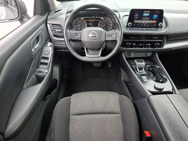 Used 2025 Nissan Rogue SV AWD/4WD image 12