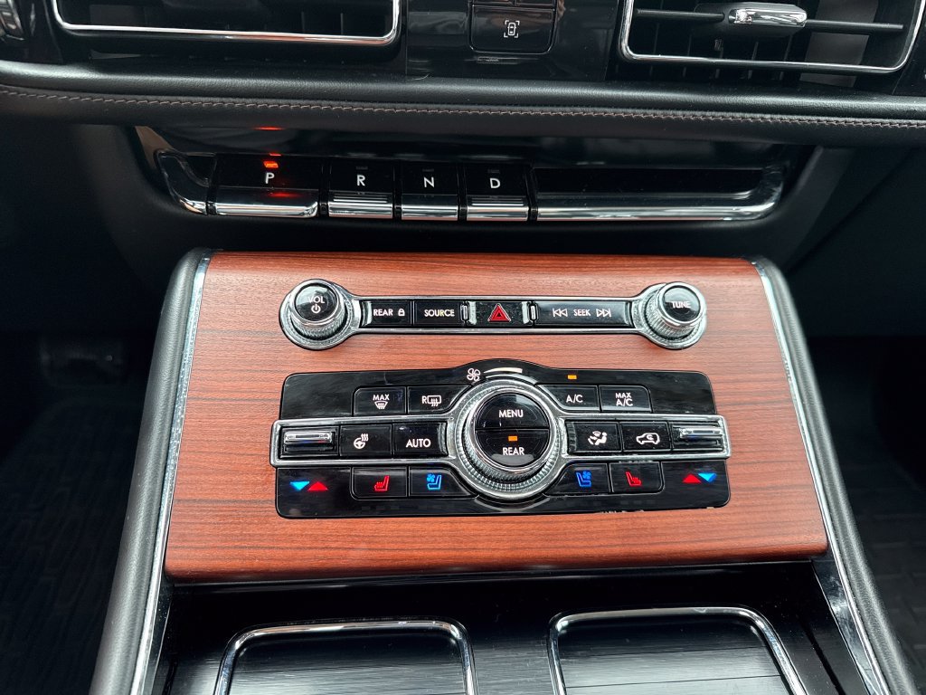 Used 2021 Lincoln Aviator Reserve w/ Elements Package Plus AWD/4WD image 19