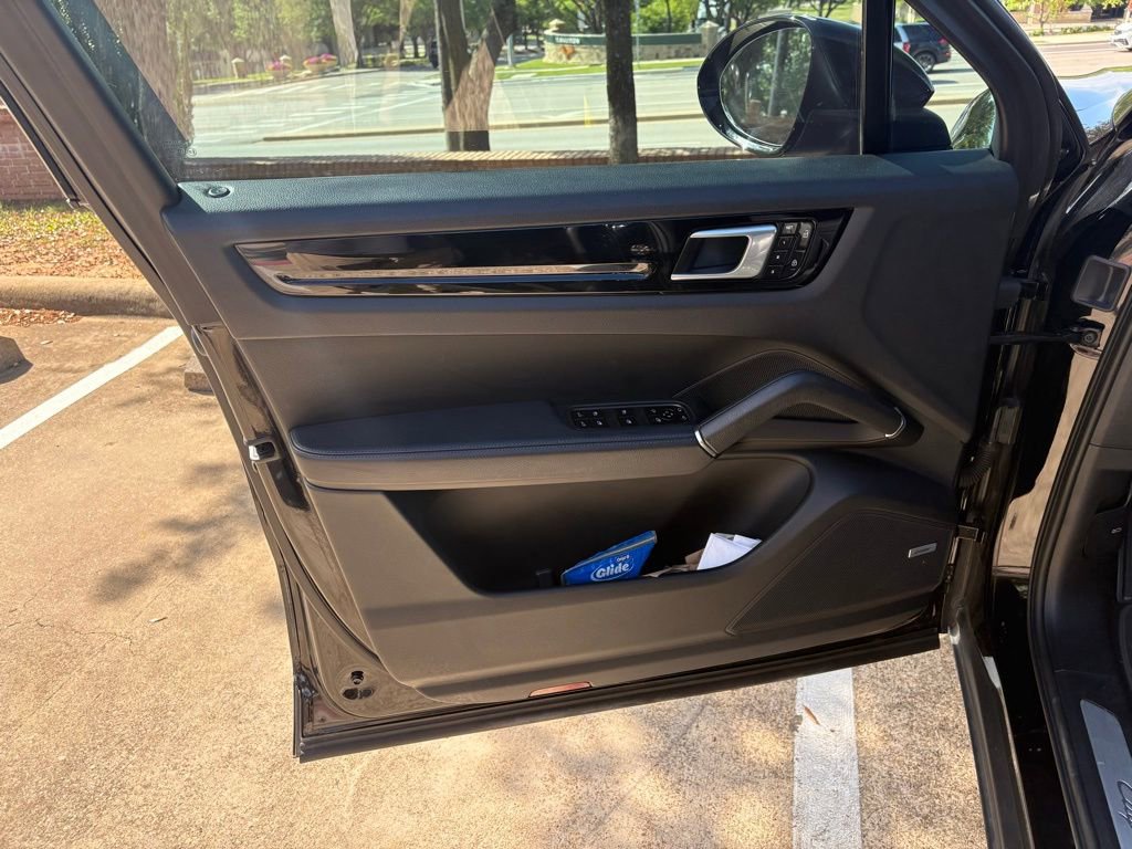 Used 2019 Porsche Cayenne image 9