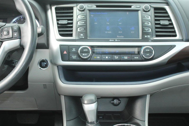 Used 2015 Toyota Highlander Limited image 13