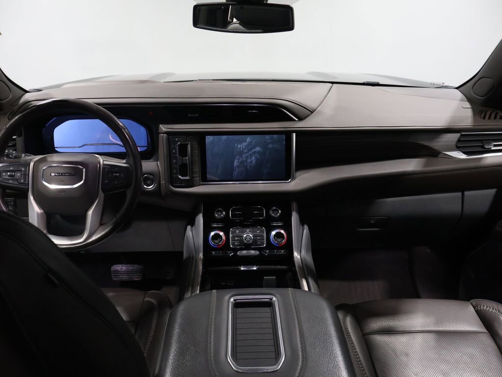 Used 2022 GMC Yukon XL Denali image 16