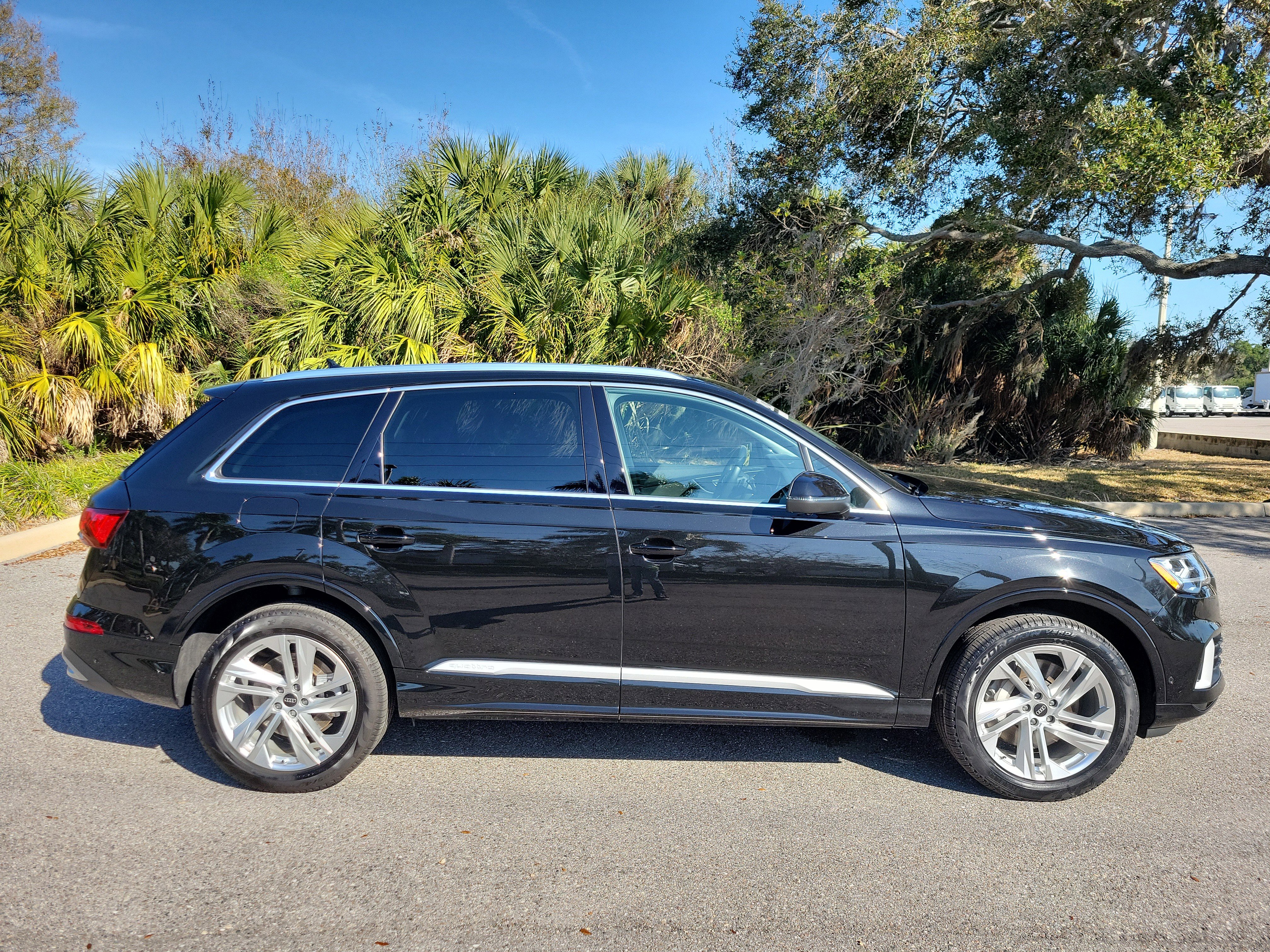 Certified 2023 Audi Q7 Premium Plus w/ Premium Plus Package image 3