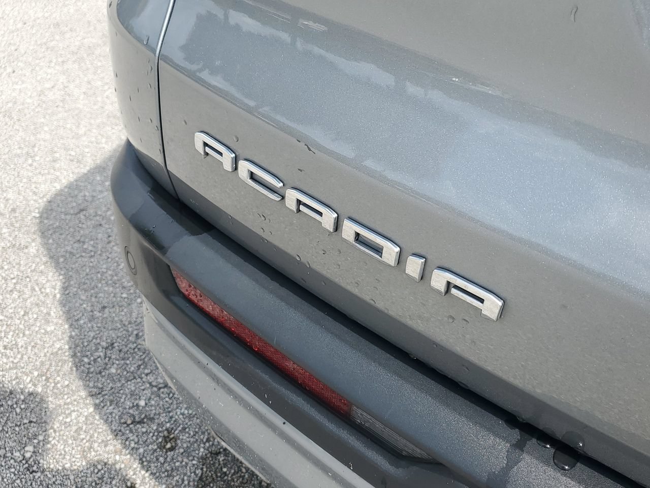 Used 2024 GMC Acadia Elevation w/ Luxury Package FWD image 6