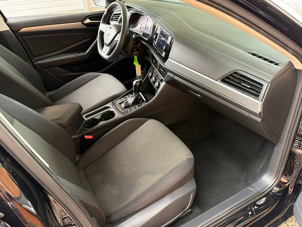 Used 2021 Volkswagen Jetta SE image 24