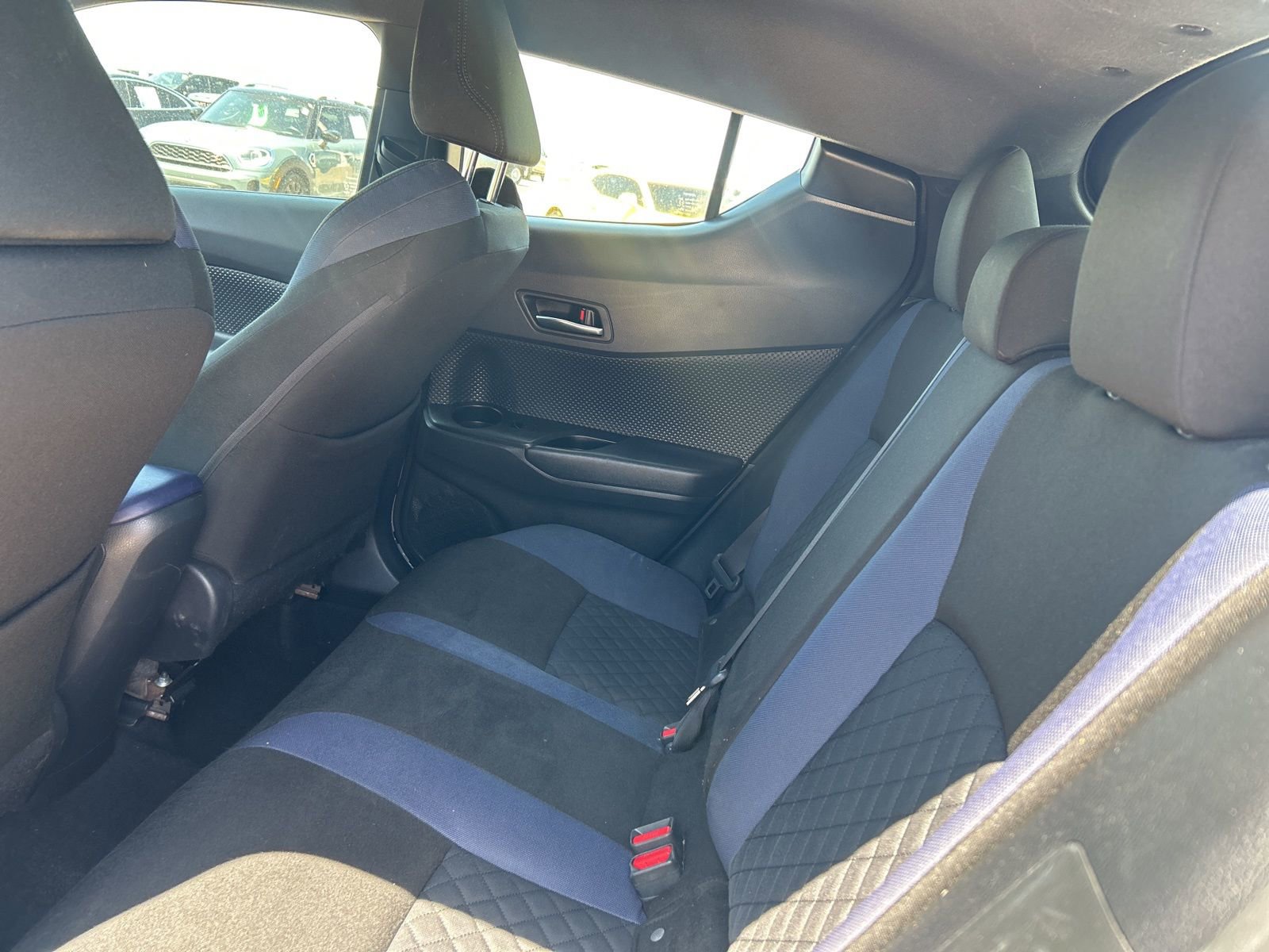 Used 2020 Toyota C-HR XLE FWD image 11