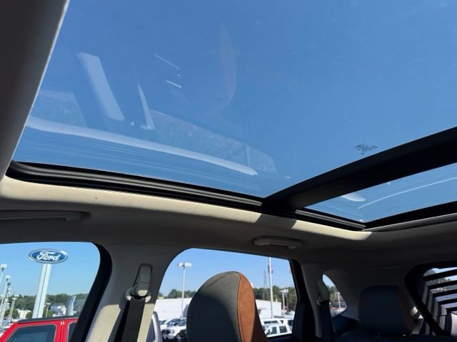 Certified 2018 Ford Edge SEL w/ Canadian Touring Package AWD/4WD image 33