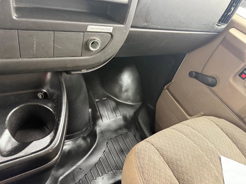 Used 2011 Chevrolet Express 2500 image 21