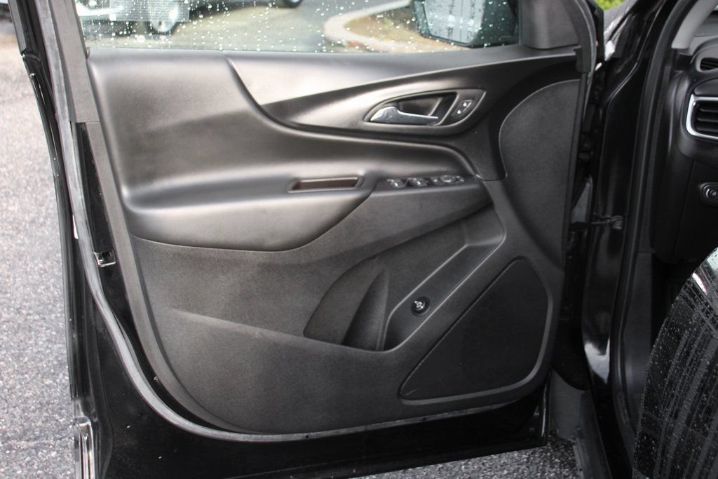Used 2022 Chevrolet Equinox LT w/ Driver Convenience Package FWD image 15