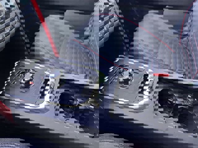 Used 2017 Land Rover Discovery Sport HSE image 17