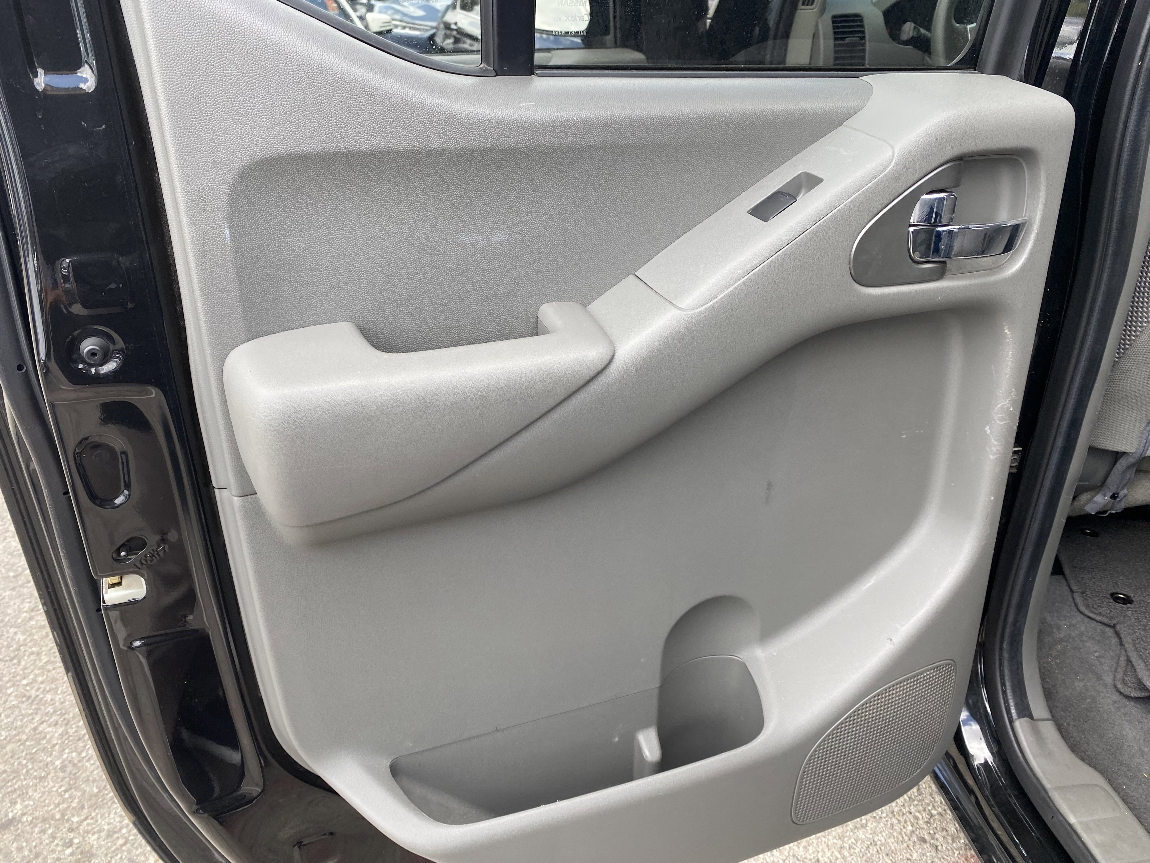 Used 2020 Nissan Frontier SV RWD image 13