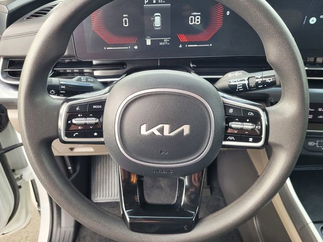 Used 2025 Kia Carnival LX FWD image 19