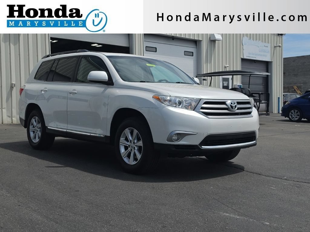 Used 2013 Toyota Highlander SE AWD/4WD video 1