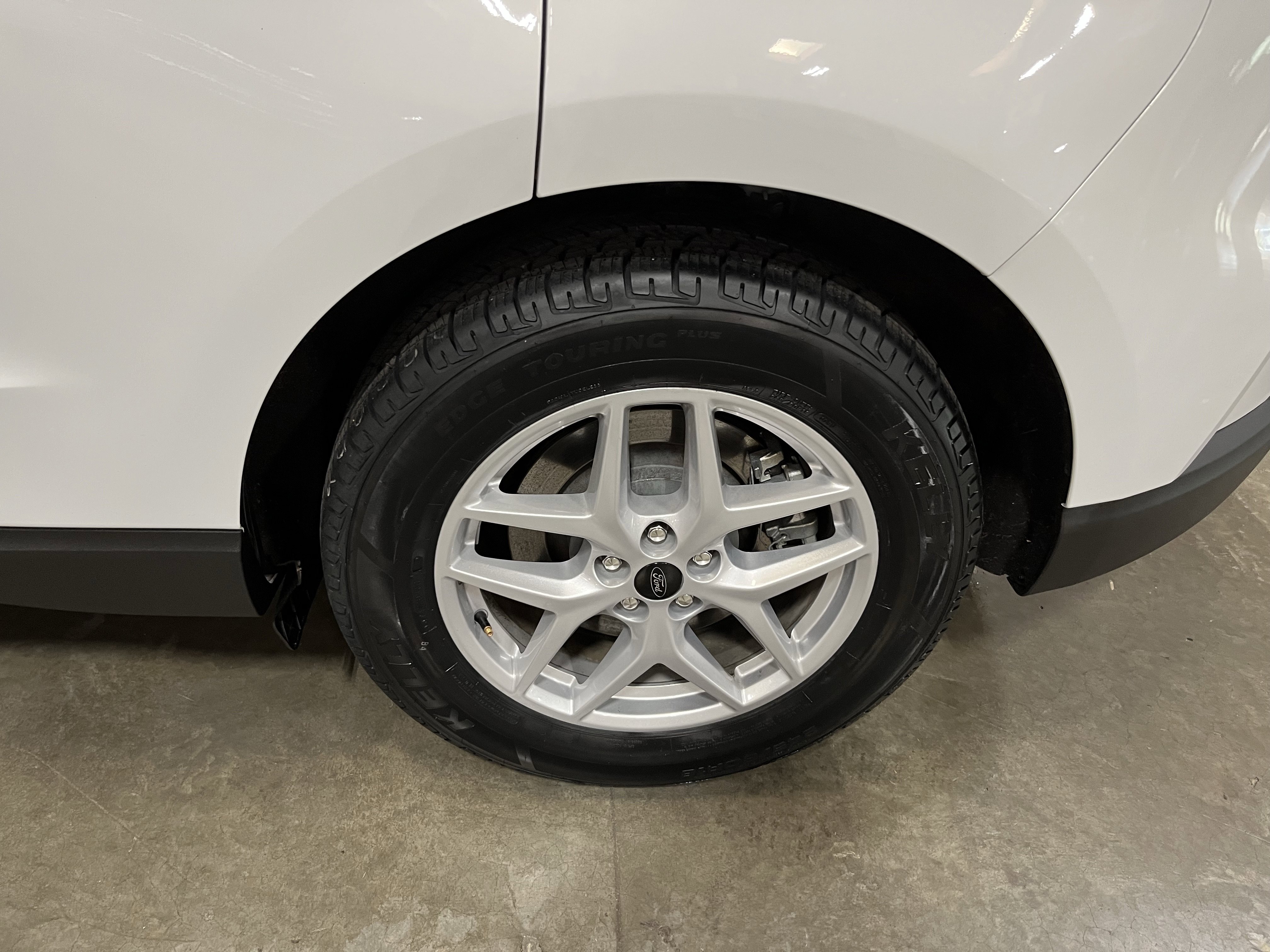 Used 2024 Ford Edge SEL image 25