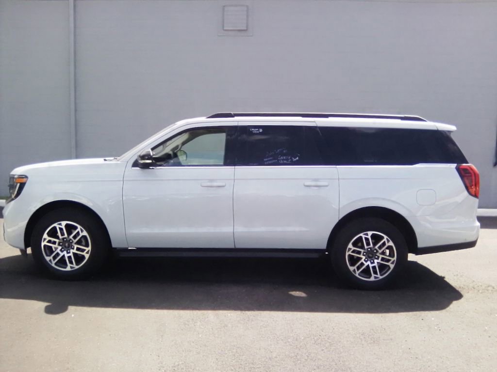Used 2025 Ford Expedition Max Active image 9
