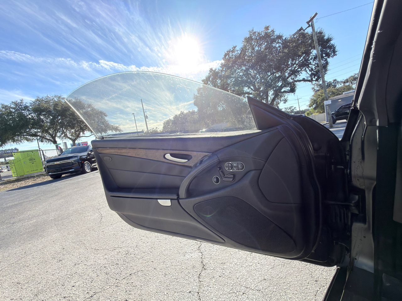 Used 2011 Mercedes-Benz SL 550 image 11