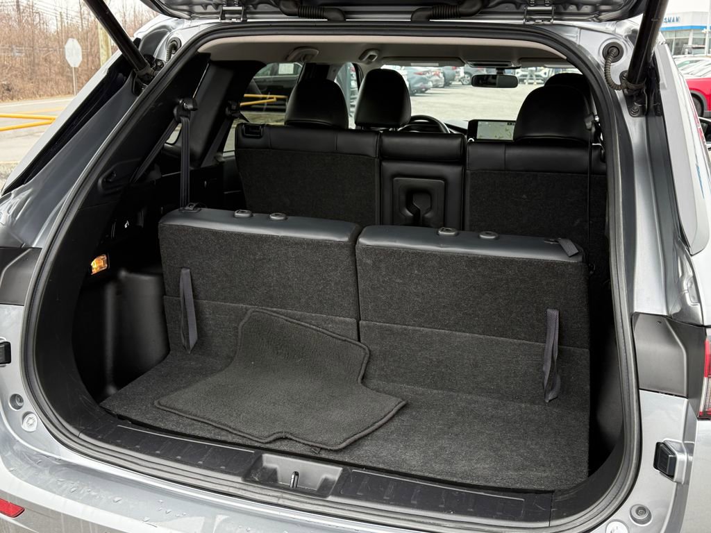 Used 2024 Mitsubishi Outlander SE image 13