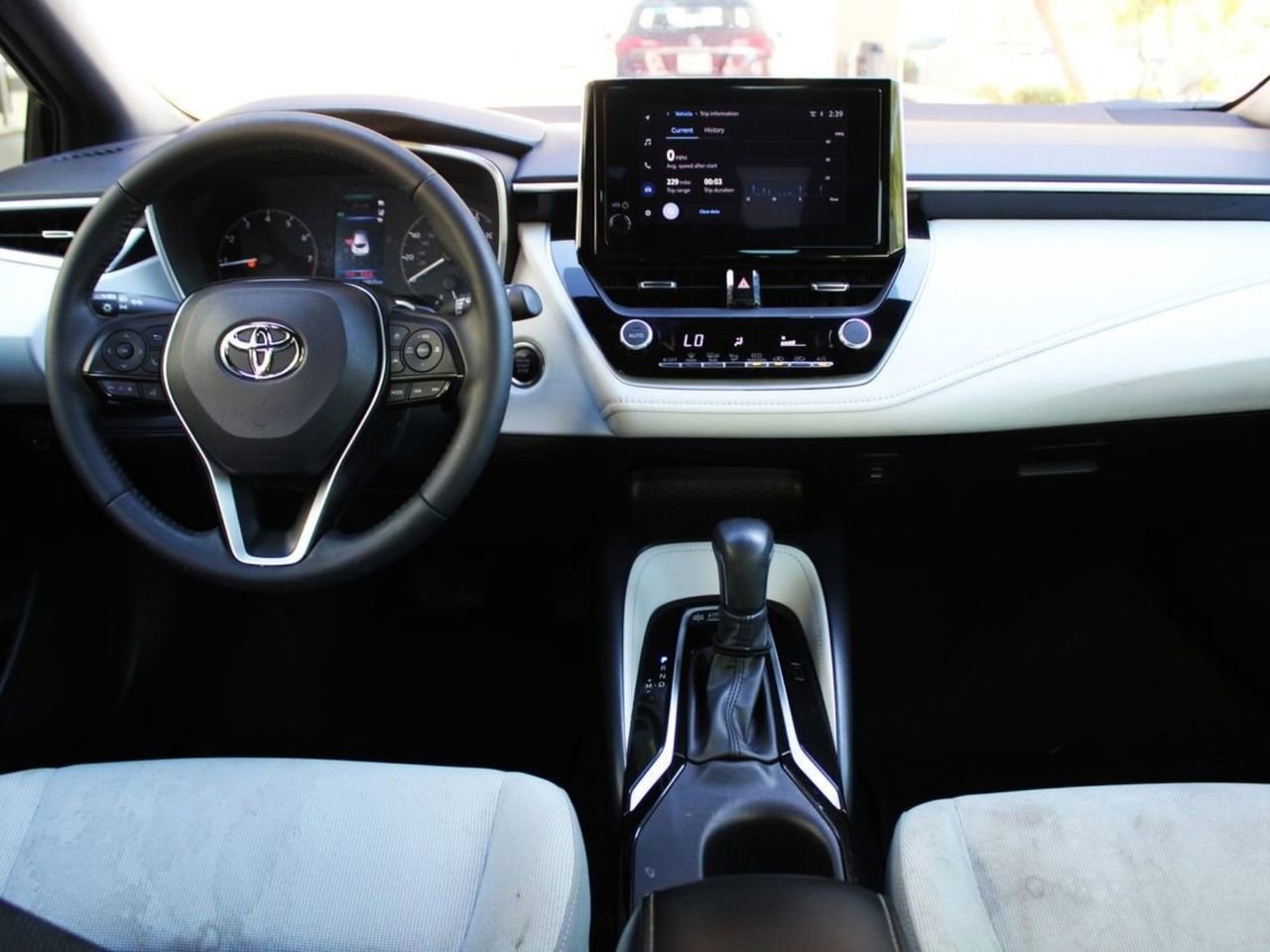 Used 2025 Toyota Corolla SE image 25