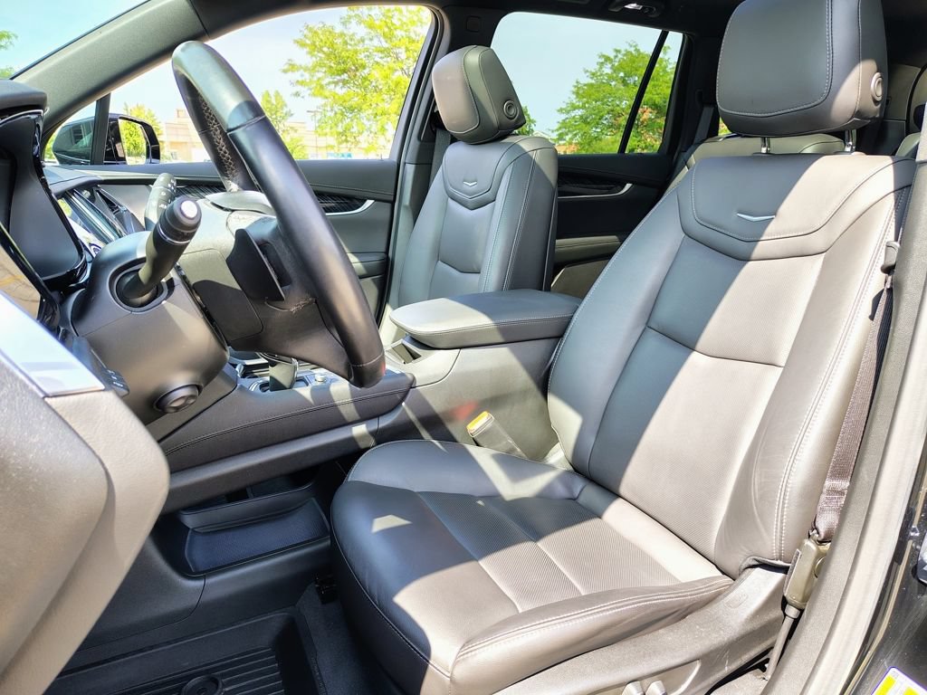 Used 2023 Cadillac XT6 Premium Luxury w/ Technology Package AWD/4WD image 34