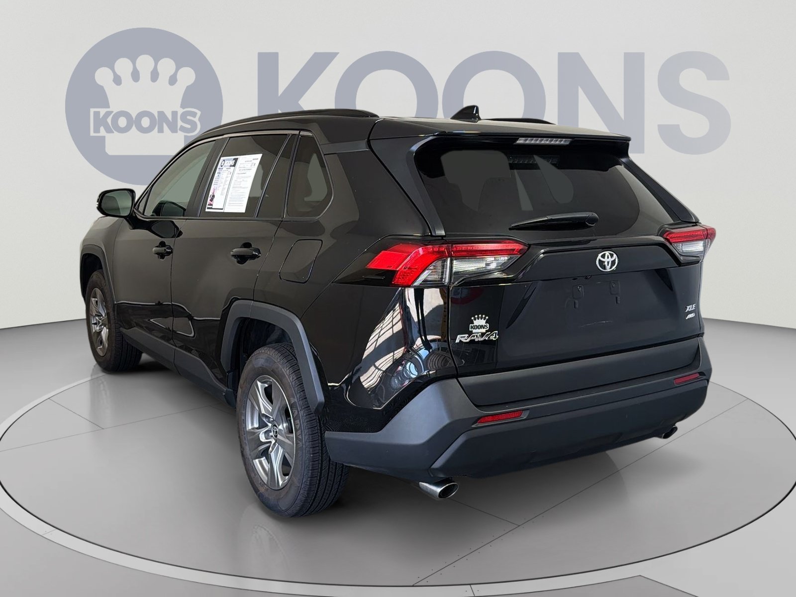 Used 2024 Toyota RAV4 XLE w/ Weather Package AWD/4WD image 4