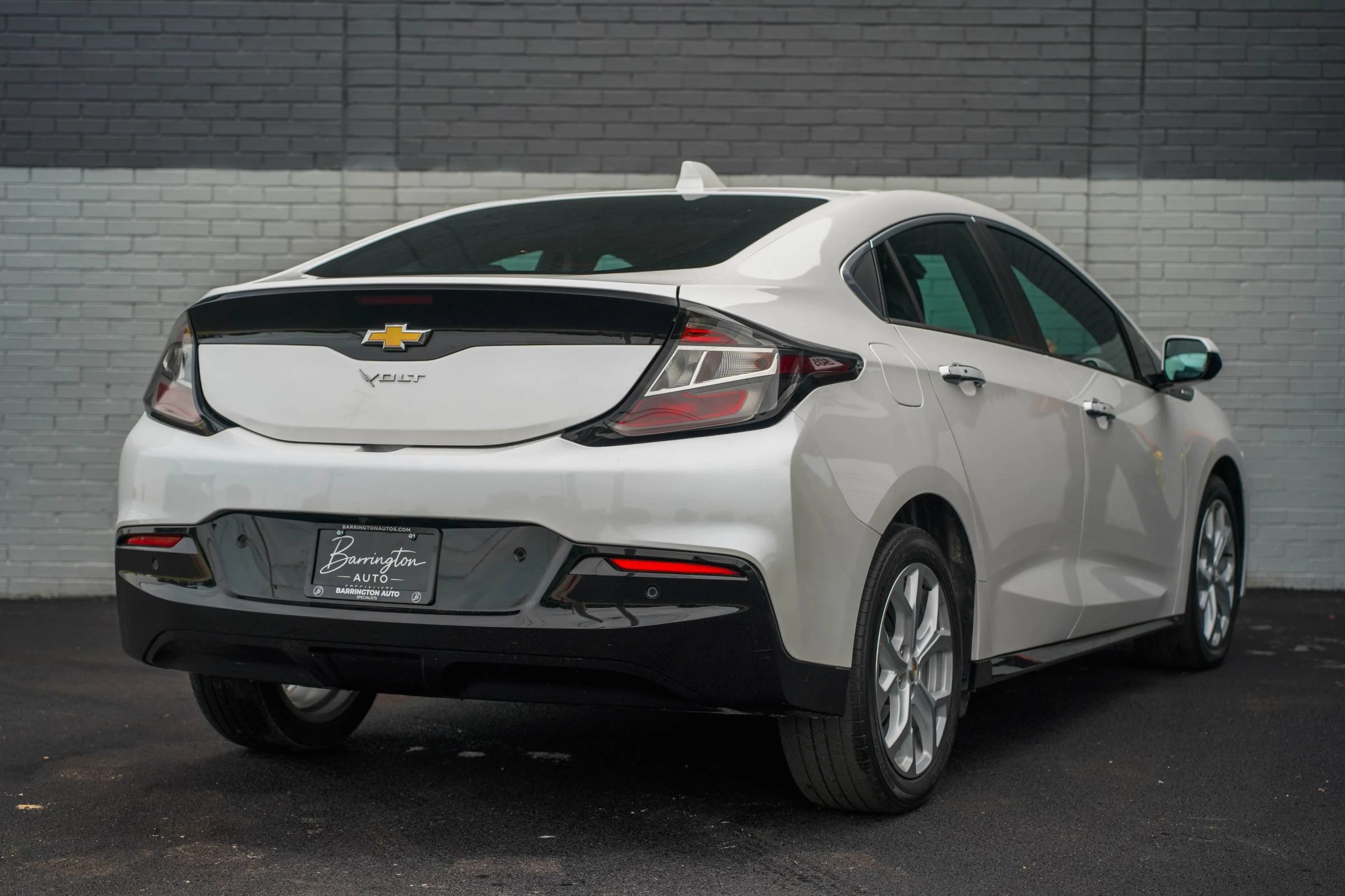 Used 2018 Chevrolet Volt Premier w/ Driver Confidence Package FWD image 5
