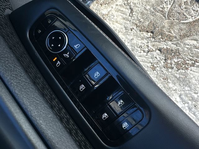 Used 2023 Nissan Ariya AWD image 22