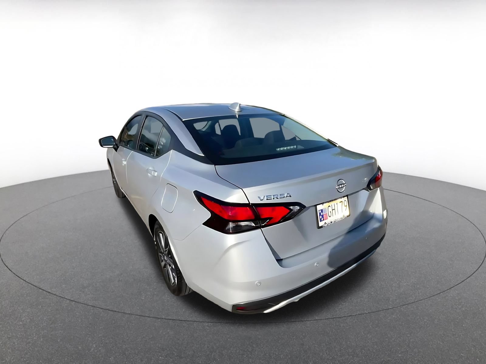 Used 2025 Nissan Versa SV FWD image 10