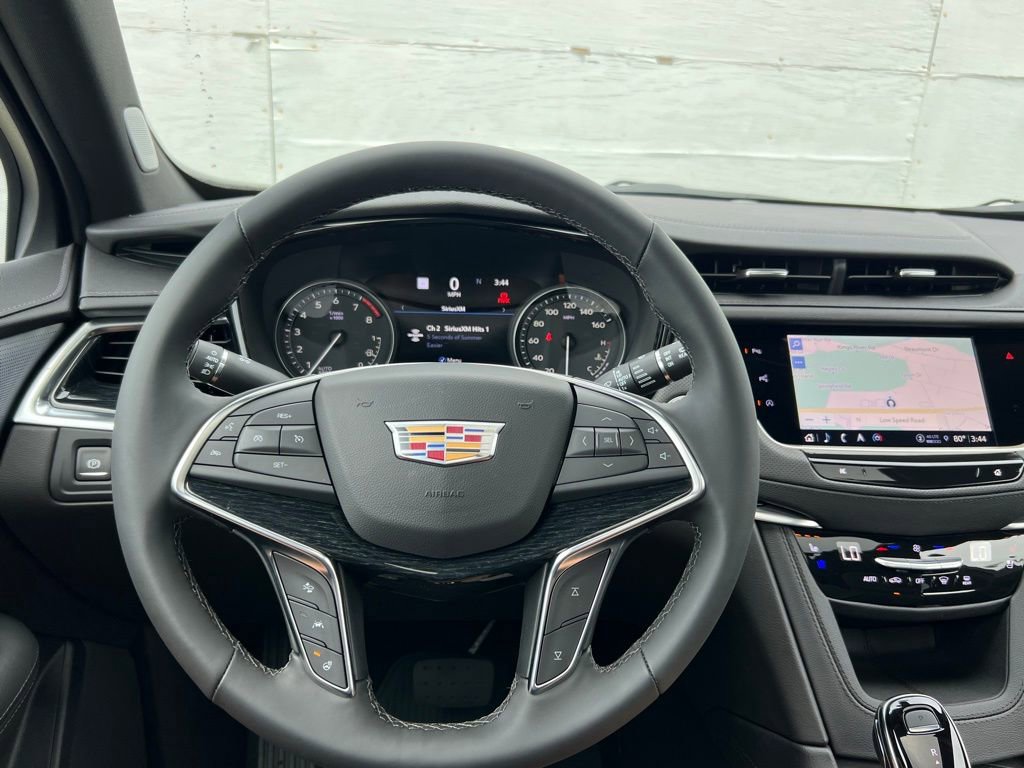 Used 2025 Cadillac XT5 Premium Luxury w/ Technology Package image 35