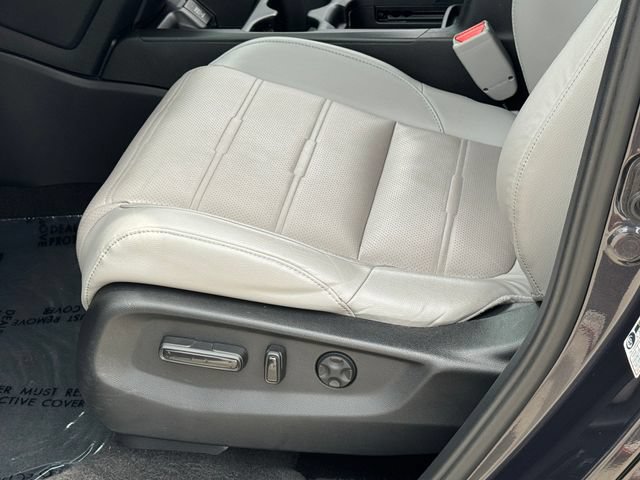 Used 2017 Honda CR-V Touring image 15